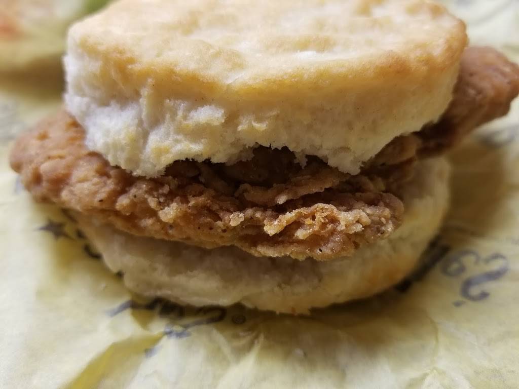 Bojangles Famous Chicken n Biscuits | restaurant | 4828 SW College Rd, Ocala, FL 34474, USA | 3527896000 OR +1 352-789-6000