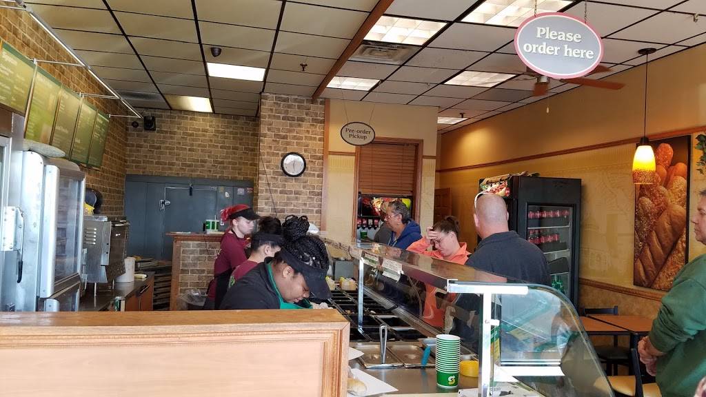 Subway | restaurant | 6551 Broadway Ave, Cleveland, OH 44105, USA | 2164291113 OR +1 216-429-1113