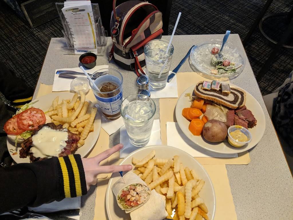 JPs Restaurant | restaurant | 200 Whiting Farms Rd, Holyoke, MA 01040, USA | 4135329444 OR +1 413-532-9444