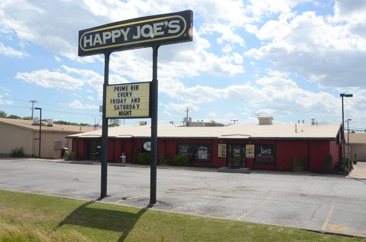 Happy Joes Pizzagrille | restaurant | 909 4th St W, Milan, IL 61264, USA | 3097876126 OR +1 309-787-6126