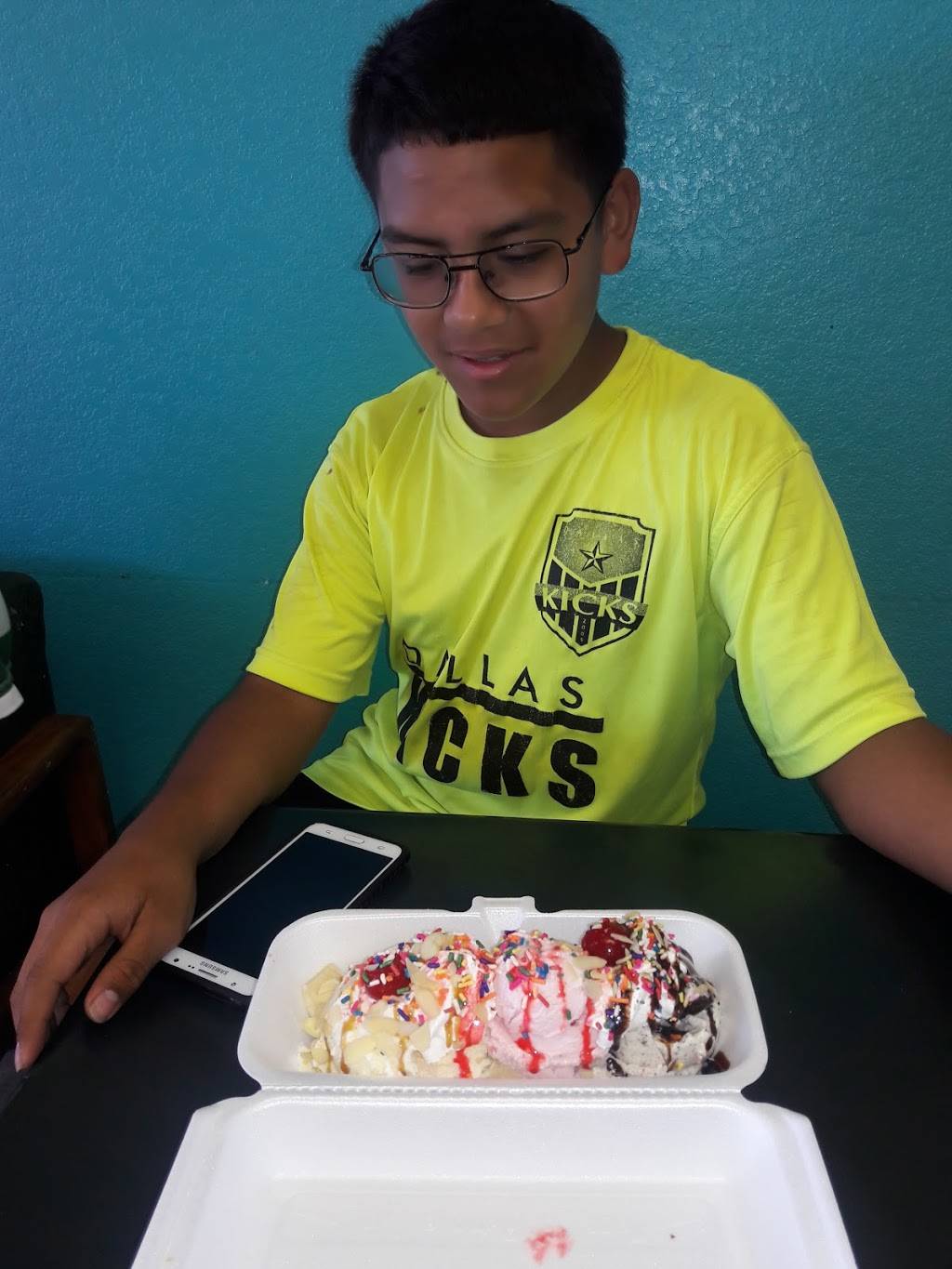 Fruteria Las Delicias | restaurant | 319 E Camp Wisdom Rd, Duncanville, TX 75116, USA | 4695132899 OR +1 469-513-2899