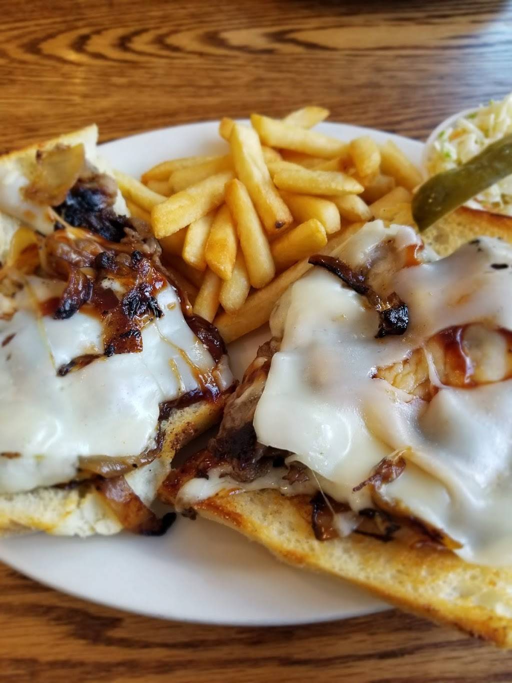 Tillys | restaurant | 34 Raceway Rd, Monticello, NY 12701, USA | 8457946540 OR +1 845-794-6540