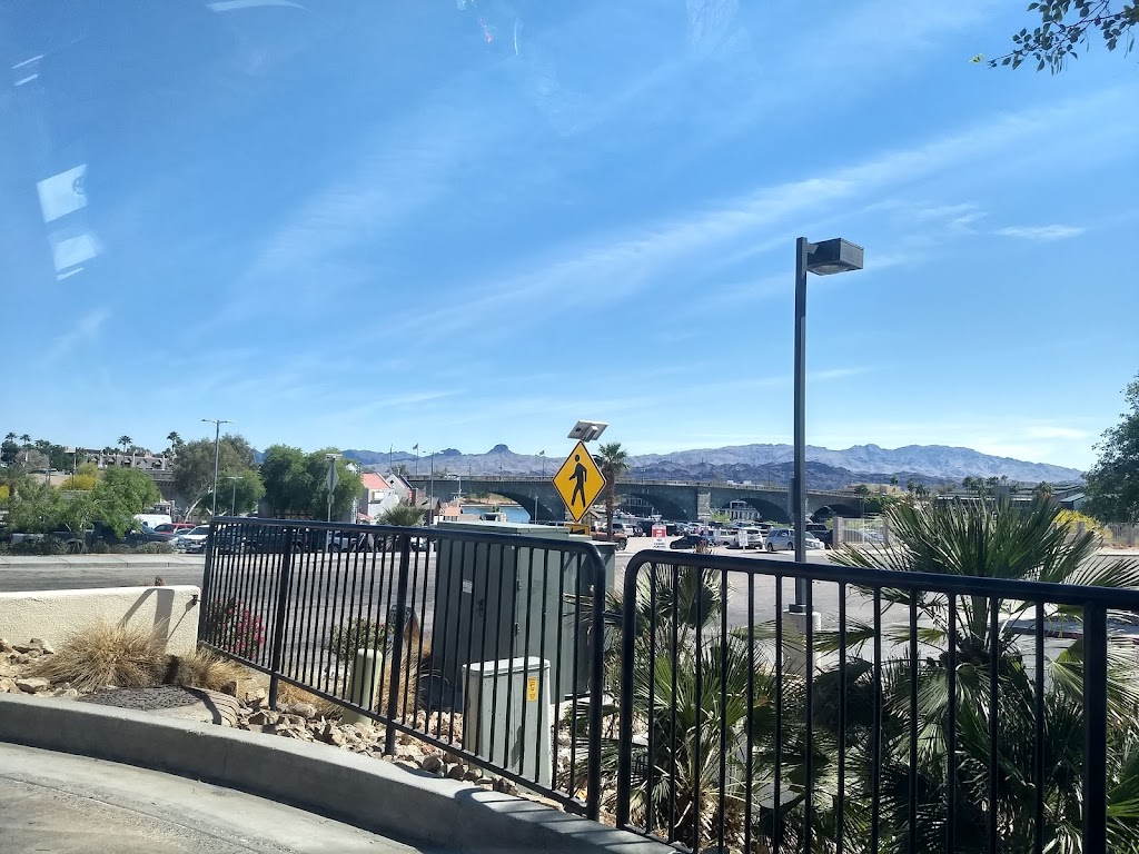 In-N-Out Burger | restaurant | 81-101 London Bridge Rd, Lake Havasu City, AZ 86403, USA | 8007861000 OR +1 800-786-1000