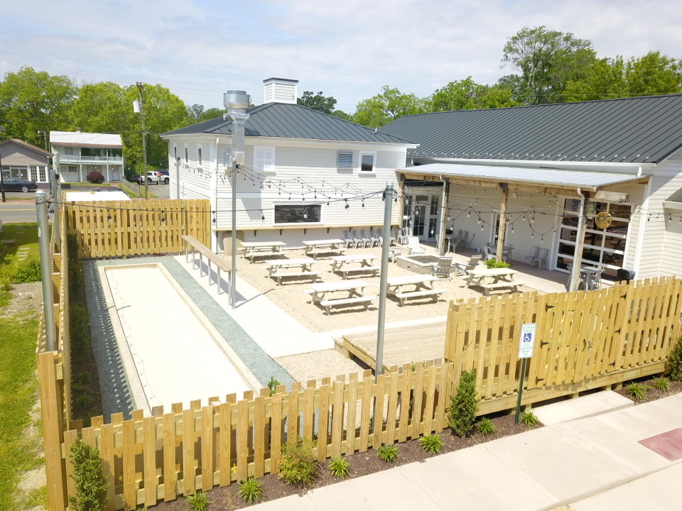 Champion Ice House | restaurant | 212 N Main St, Gordonsville, VA 22942, USA | 5404065393 OR +1 540-406-5393