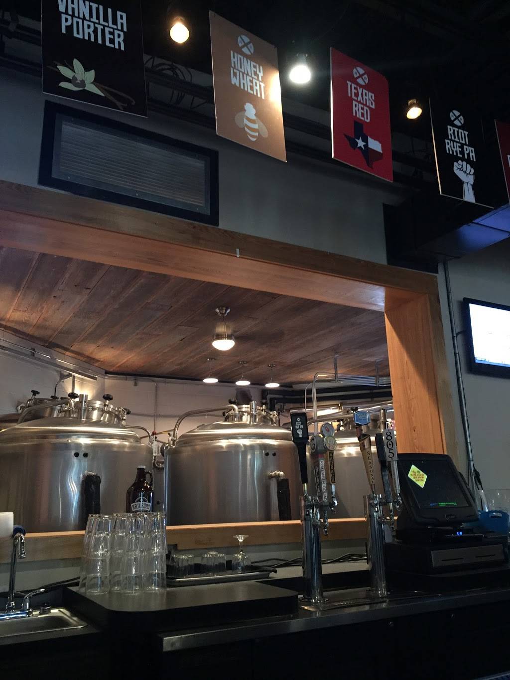 Railroad Brewing Co | restaurant | 1214 N Chaparral St, Corpus Christi, TX 78401, USA | 3618836200 OR +1 361-883-6200