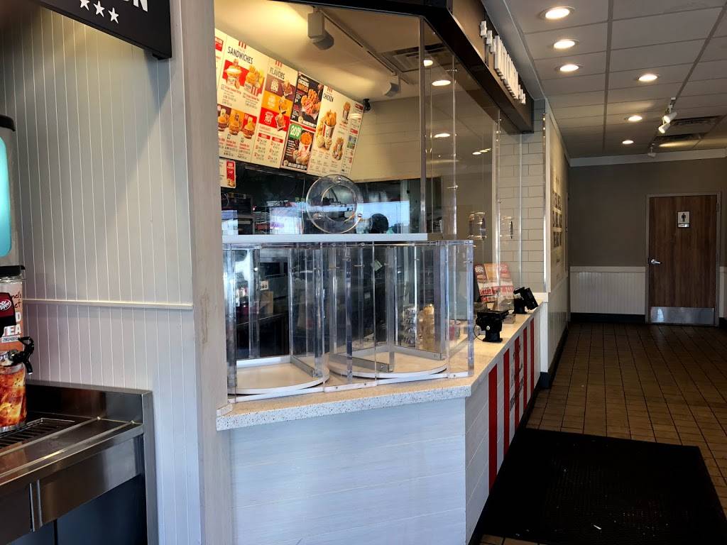 KFC | restaurant | 2601 W Davison St, Detroit, MI 48238, USA | 3138677270 OR +1 313-867-7270