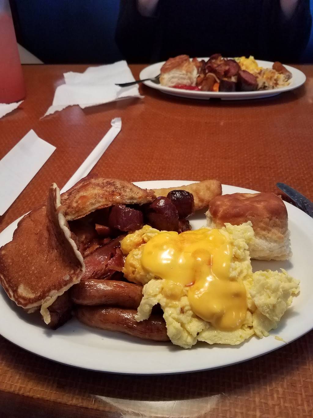 Lupton’s Fat Man’s BBQ & Country Cooking | restaurant | 5403, 5299 E Busch Blvd, Temple Terrace, FL 33617, USA | 8139854423 OR +1 813-985-4423