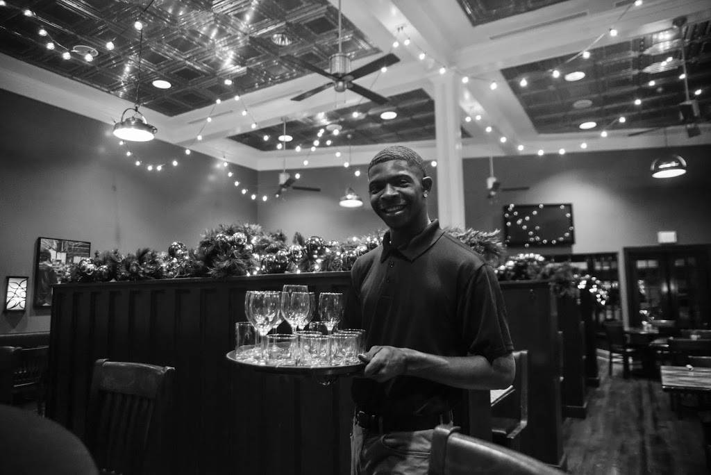 Magnolias @ the Ritz | restaurant | 621 Commerce St, West Point, MS 39773, USA | 6625244865 OR +1 662-524-4865