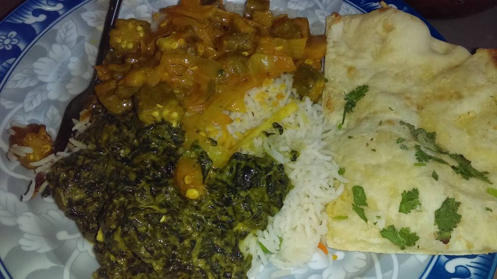 Delhi Heights | restaurant | 1301, 577 Decatur St, Brooklyn, NY 11233, USA | 7184438890 OR +1 718-443-8890