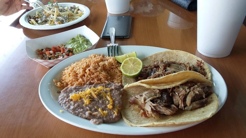 Jilbertos Taco Shop | meal takeaway | 55050 CA-371, Anza, CA 92539, USA | 9517634433 OR +1 951-763-4433