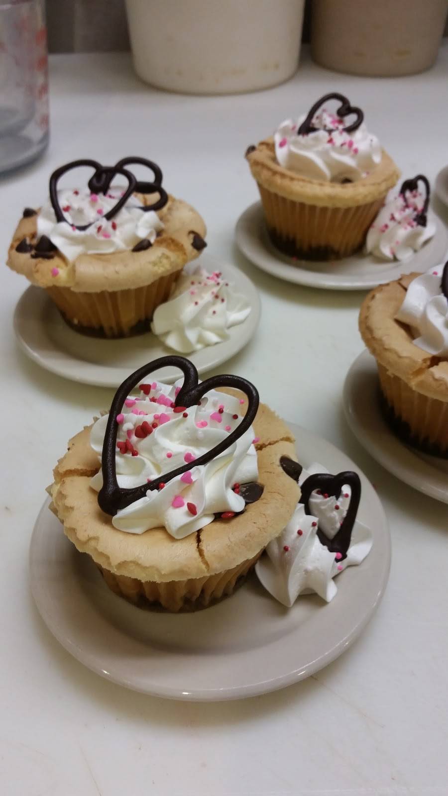 Dutch Country Restaurant | restaurant | 946 Baltimore St, Hanover, PA 17331, USA | 7176321616 OR +1 717-632-1616