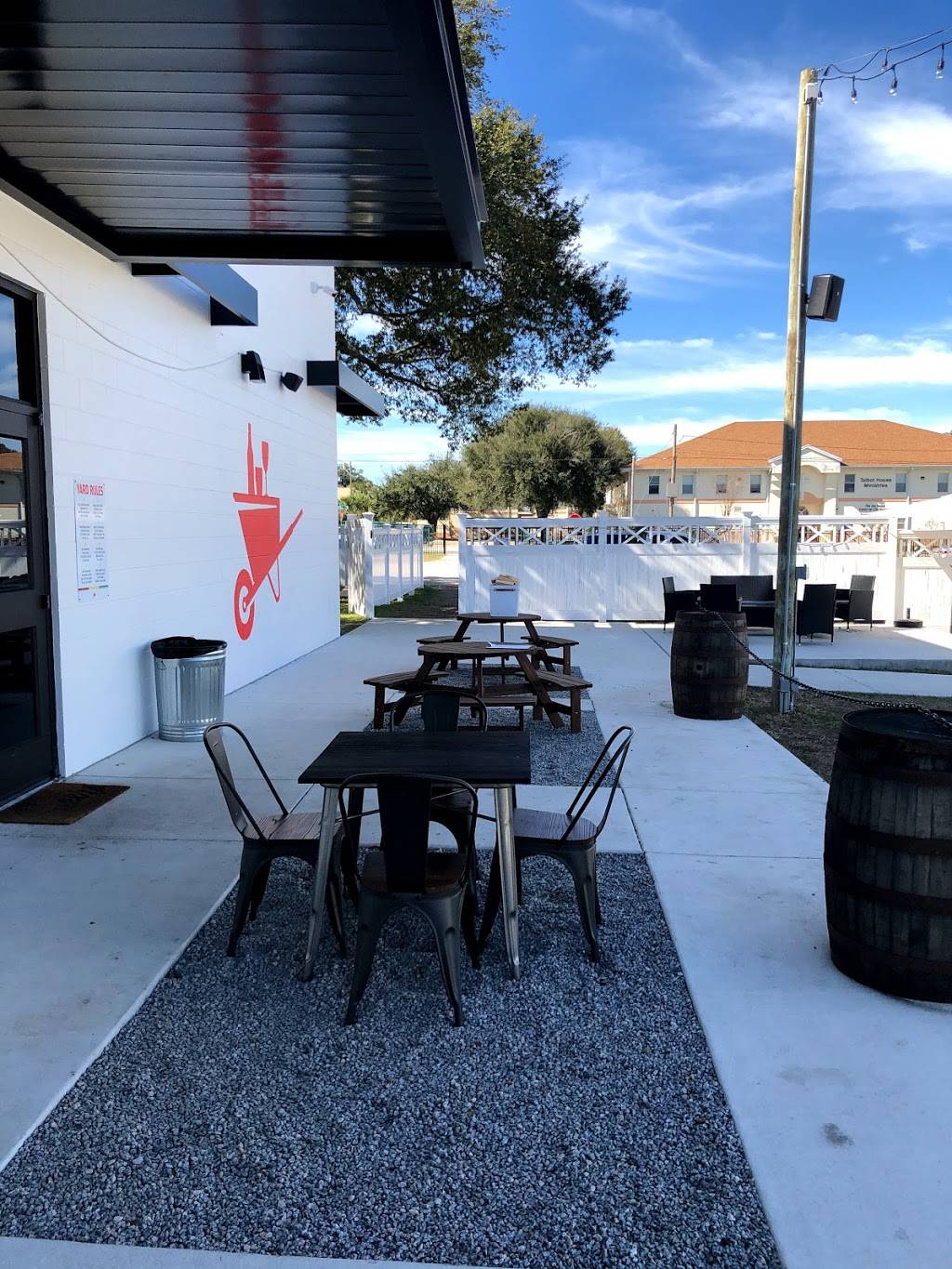 The Yard On Mass | restaurant | 802 N Massachusetts Ave, Lakeland, FL 33801, USA | 8633330330 OR +1 863-333-0330