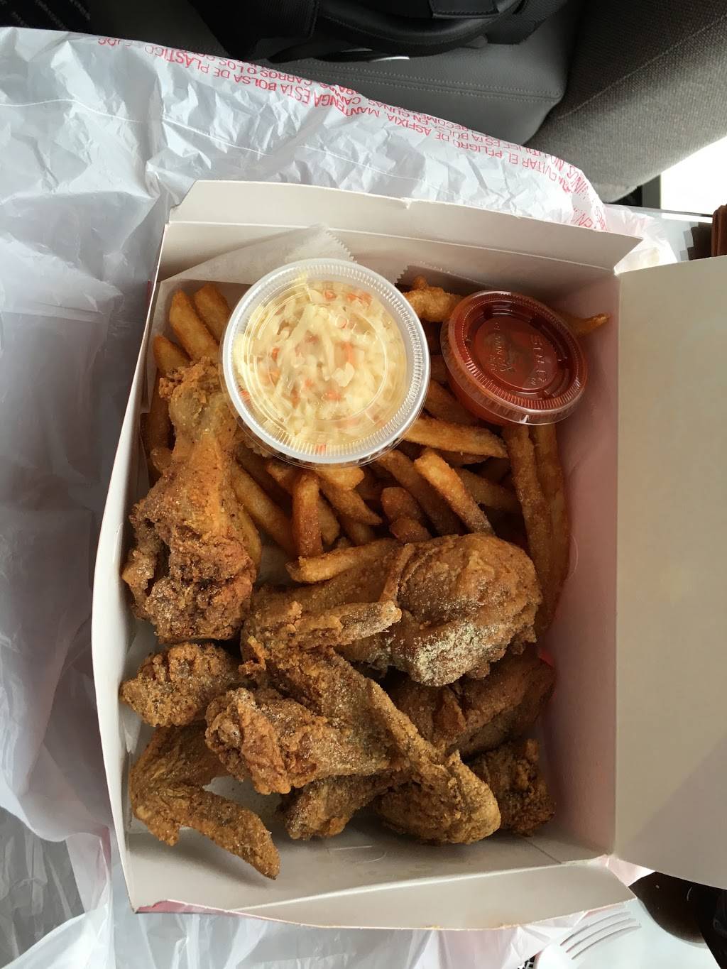 Hip Hop Fish & Chicken | restaurant | 227 E Baltimore St, Baltimore, MD 21202, USA | 4107277770 OR +1 410-727-7770