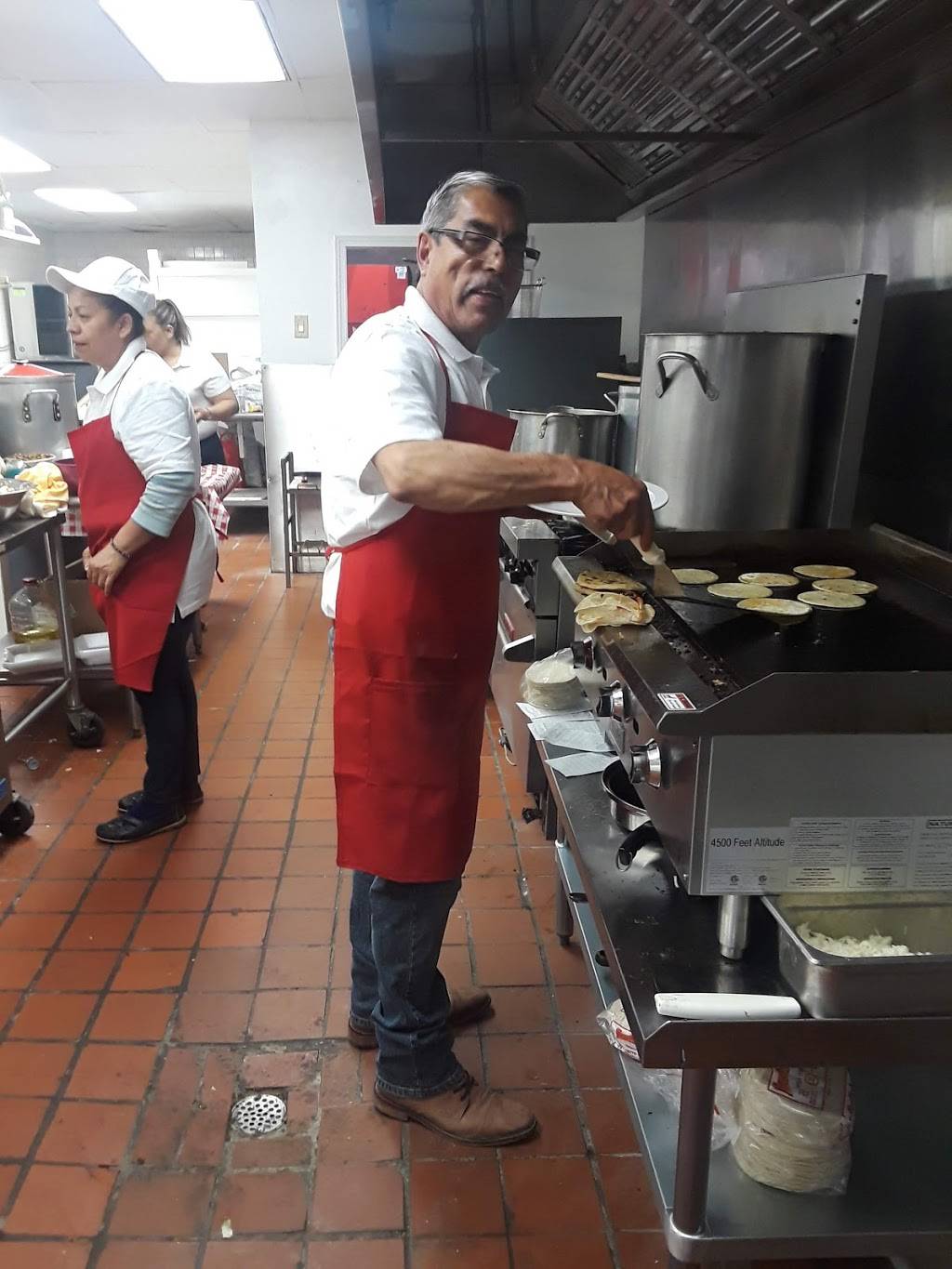 HonduMex Restaurant | restaurant | 418 S Main St, Belen, NM 87002, USA | 3039947594 OR +1 303-994-7594