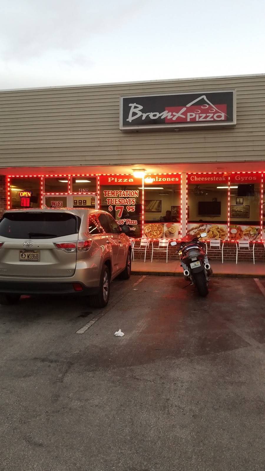 Bronx Pizza | restaurant | 4530 Hoffner Ave, Orlando, FL 32812, USA | 4077649100 OR +1 407-764-9100