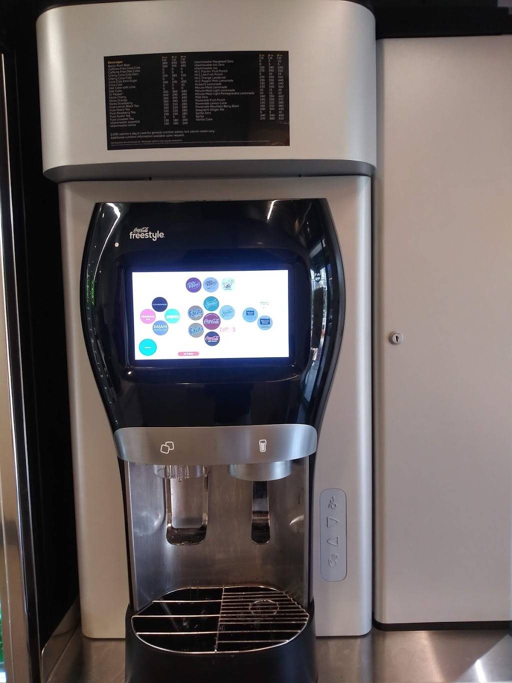 Subway | restaurant | Parkway Towers, 404 James Robertson Pkwy Suite 120, Nashville, TN 37219, USA | 6156799155 OR +1 615-679-9155