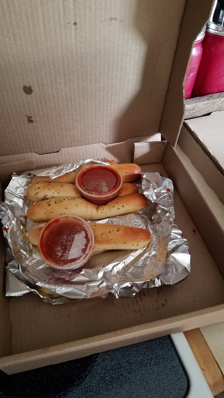 Saylors Main Street Pizzeria | restaurant | 305 N Main St, Watervliet, MI 49098, USA | 2694635555 OR +1 269-463-5555