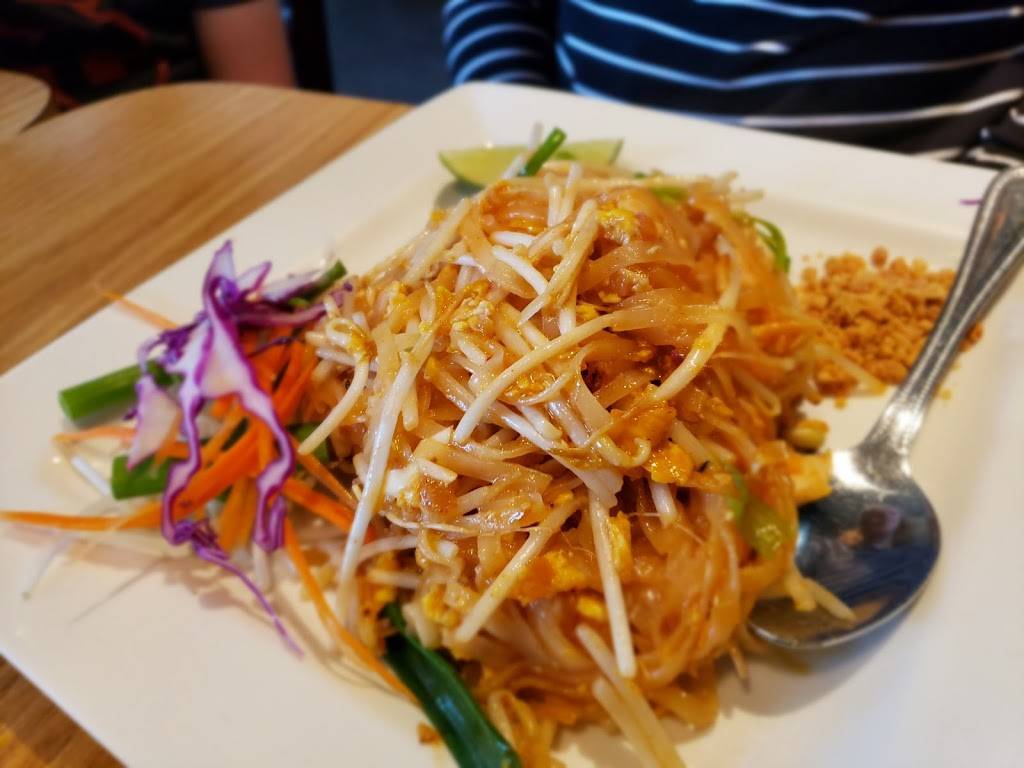 Yum Thai Bistro | restaurant | 1888 CA-1, Redondo Beach, CA 90277, USA | 3103161188 OR +1 310-316-1188