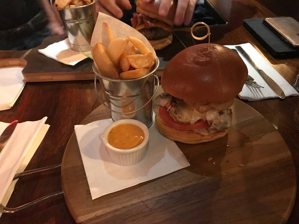 P J Horgans | restaurant | 49-02 Skillman Ave, Flushing, NY 11377, USA | 9292080477 OR +1 929-208-0477