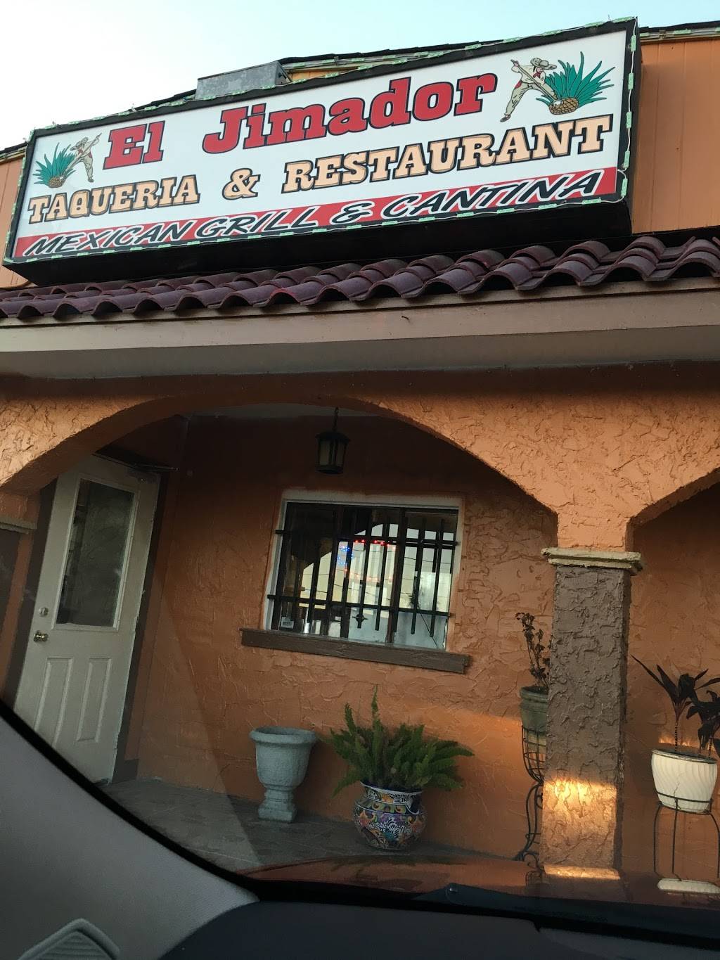 Taqueria El Jimador | restaurant | 116 E Plantation Dr, Clute, TX 77531, USA | 9792652220 OR +1 979-265-2220