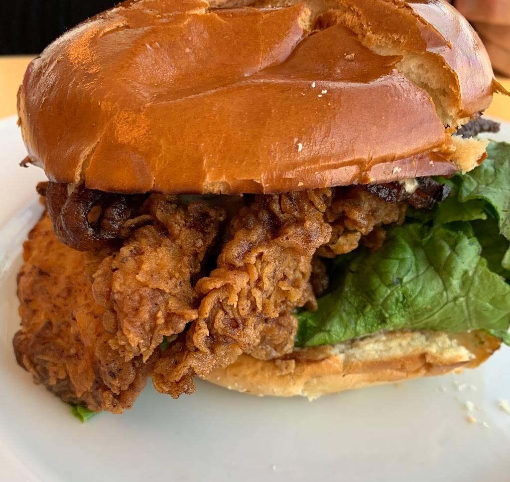 Easys | restaurant | Beverly Center, 8500 Beverly Blvd, Los Angeles, CA 90048, USA | 4243133458 OR +1 424-313-3458