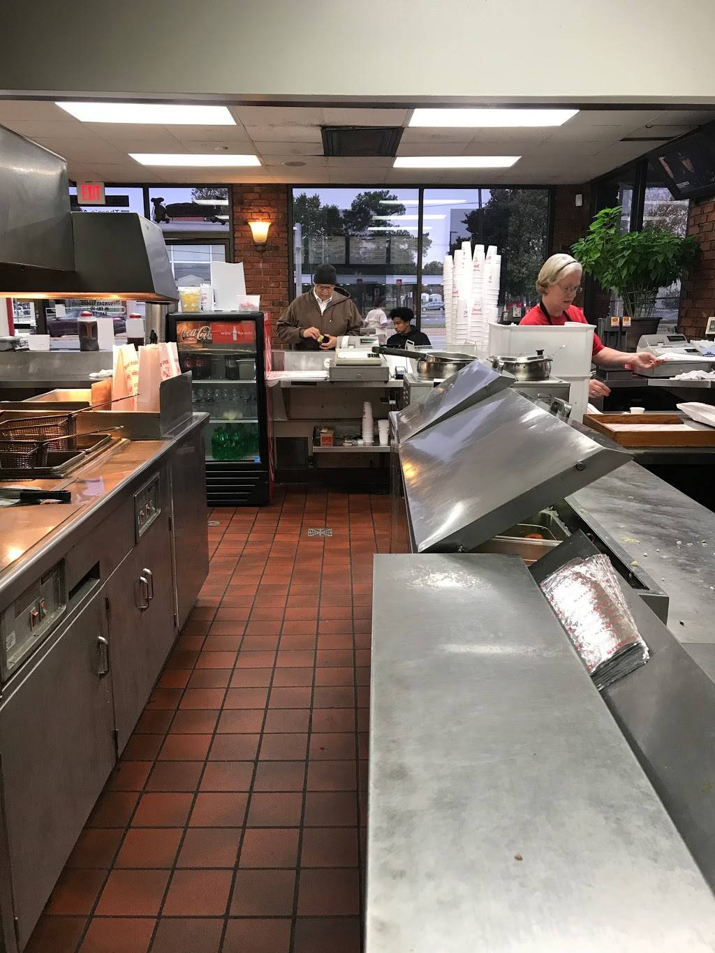 Mr Submarine | meal takeaway | 4100 W Broad St, Richmond, VA 23230, USA | 8043557043 OR +1 804-355-7043