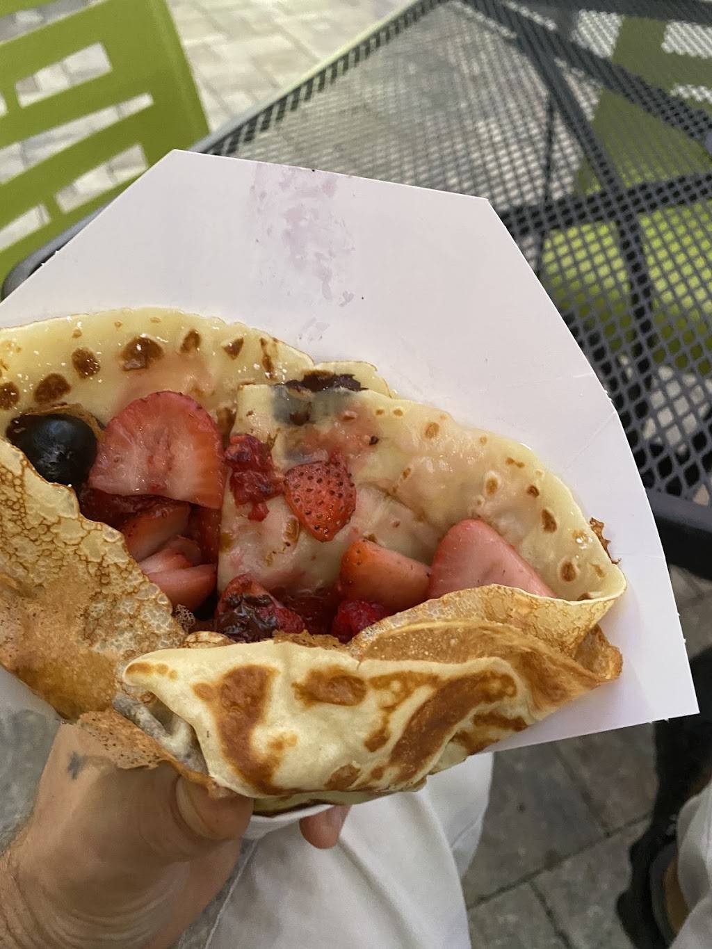 Holy Crepe | restaurant | 505 S Gulfview Blvd, Clearwater, FL 33767, USA | 7272813100 OR +1 727-281-3100