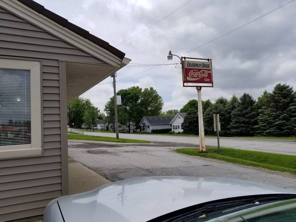 Grandmas Diner | restaurant | 713 N Walnut St, Avoca, IA 51521, USA | 7123433044 OR +1 712-343-3044