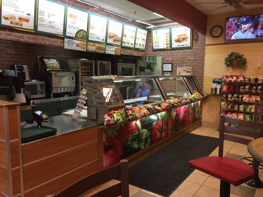 Subway | restaurant | 2260 Bovaird Dr E, Brampton, ON L6R 3J5, Canada | 9057992255 OR +1 905-799-2255
