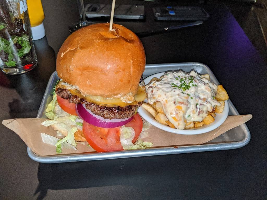 The Parkway Tavern | restaurant | 982 High House Rd, Cary, NC 27513, USA | 9192340018 OR +1 919-234-0018