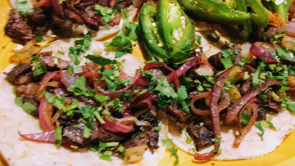 7 Leguas Mexican Grille | restaurant | 4550 E Colfax Ave, Denver, CO 80220, USA | 3033224431 OR +1 303-322-4431