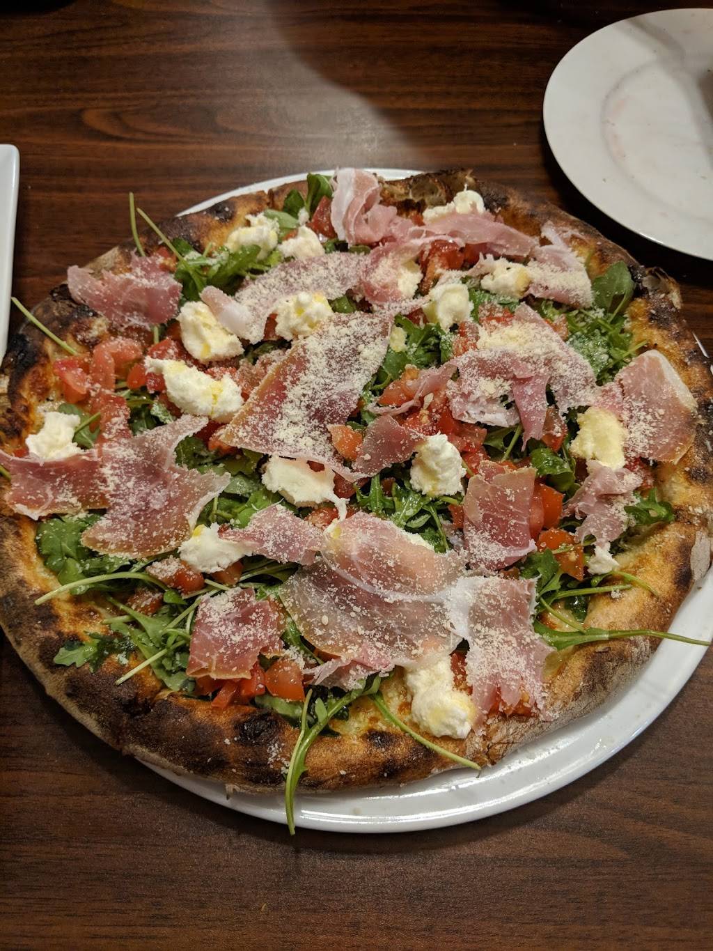 Vittorios Slice Of Italy | restaurant | 3115 Forest Glade Dr, Windsor, ON N8R 1W6, Canada | 5199799554 OR +1 519-979-9554