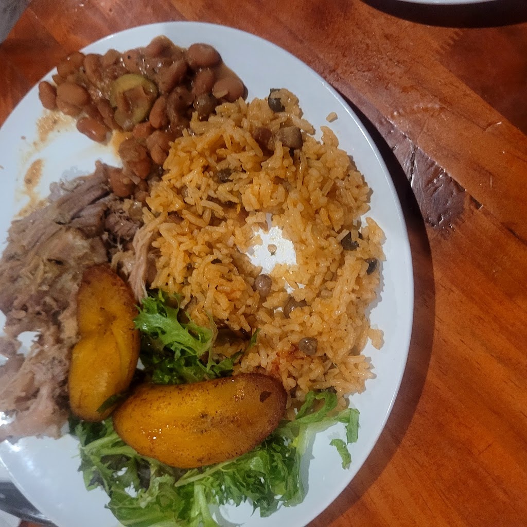 Lolas Lounge | restaurant | 2424 16th St, Sacramento, CA 95818, USA | 9163890429 OR +1 916-389-0429