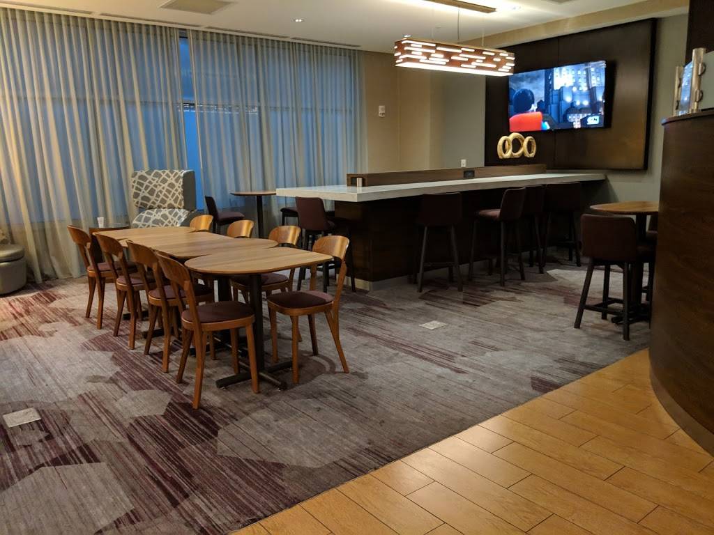 The Bistro – Eat. Drink. Connect.® | restaurant | 601 W Washington St, Indianapolis, IN 46204, USA | 3178229029 OR +1 317-822-9029