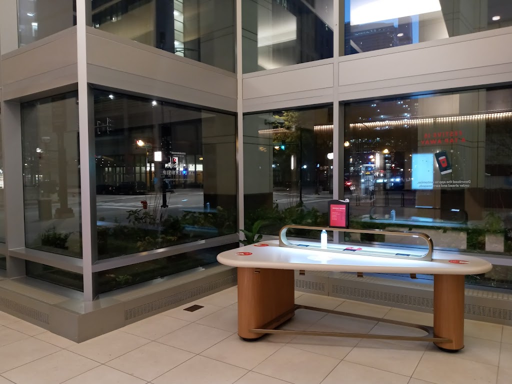 Starbucks | cafe | 250 E Superior St #1-2302, Chicago, IL 60611, USA | 8726623056 OR +1 872-662-3056