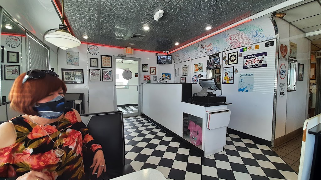 Pennys Diner | restaurant | 35450 Yermo Rd, Yermo, CA 92398, USA | 7602541148 OR +1 760-254-1148