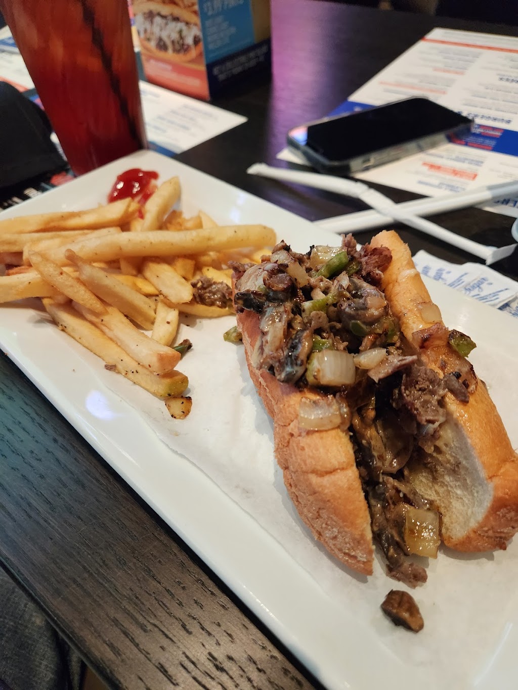 Dave & Busters Bakersfield | restaurant | 1914 Wible Rd, Bakersfield, CA 93304, USA | 6612829800 OR +1 661-282-9800