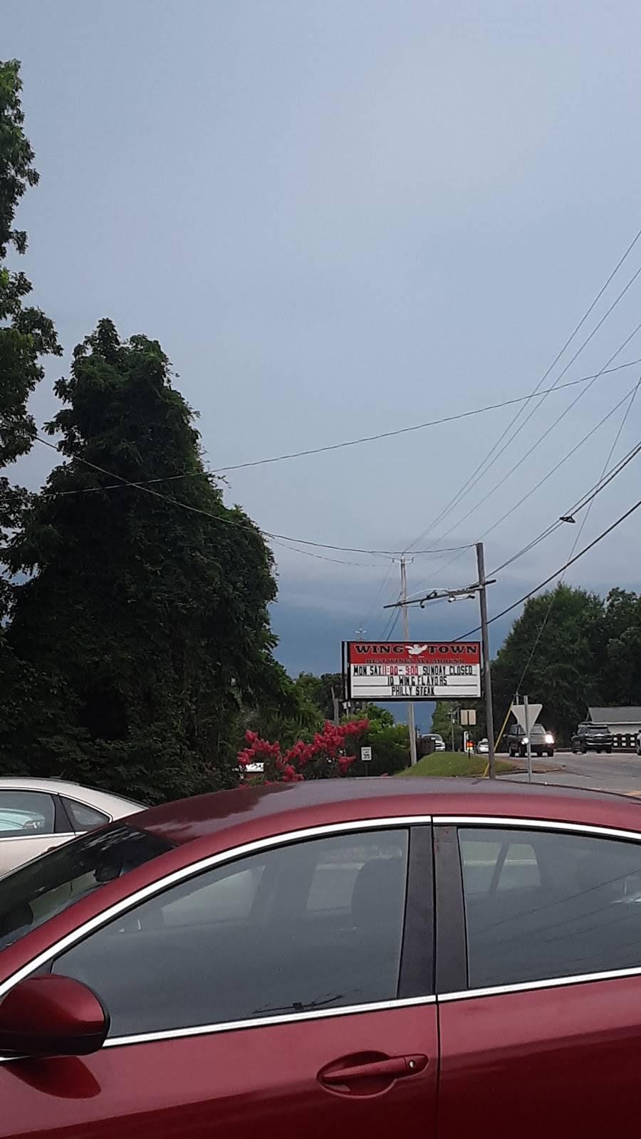 Wing Town | restaurant | 13 Samford Ave, Opelika, AL 36801, USA | 3346104047 OR +1 334-610-4047