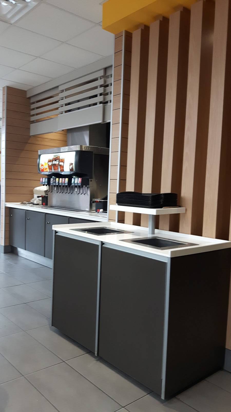 McDonalds | cafe | 1936 Boul Louis-Fréchette, Nicolet, QC J3T 1M4, Canada | 8192938237 OR +1 819-293-8237