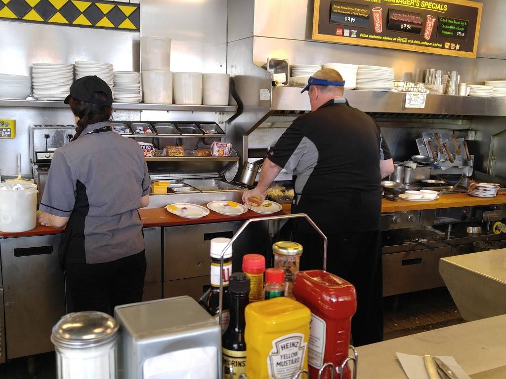 Waffle House | meal takeaway | 11185 Gulf Blvd, Treasure Island, FL 33706, USA | 7273631552 OR +1 727-363-1552