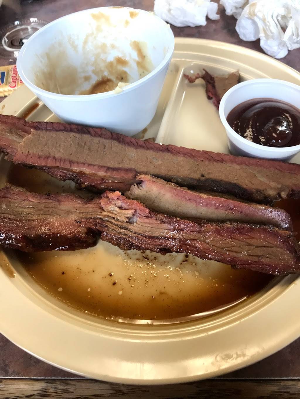 Chucks BBQ | restaurant | 1420 S Park Ave, Herrin, IL 62948, USA | 6189886566 OR +1 618-988-6566