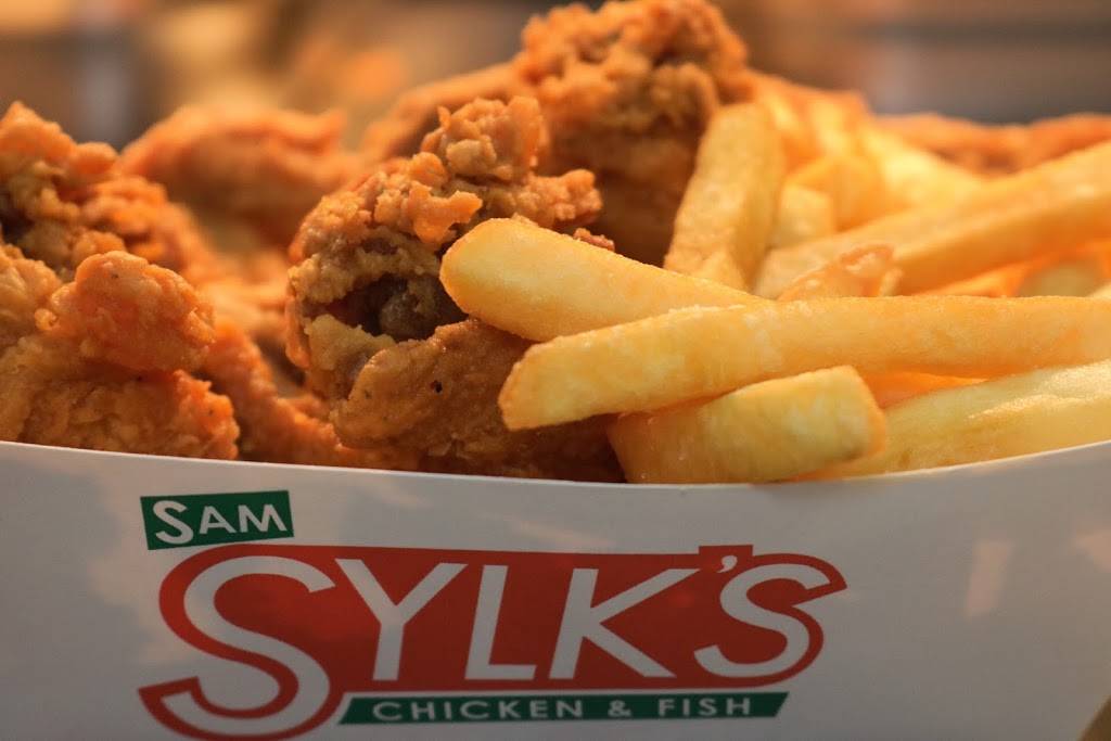 Sam Sylk Chicken and Fish | restaurant | 12672 Rockside Rd, Garfield Heights, OH 44125, USA | 2165105810 OR +1 216-510-5810