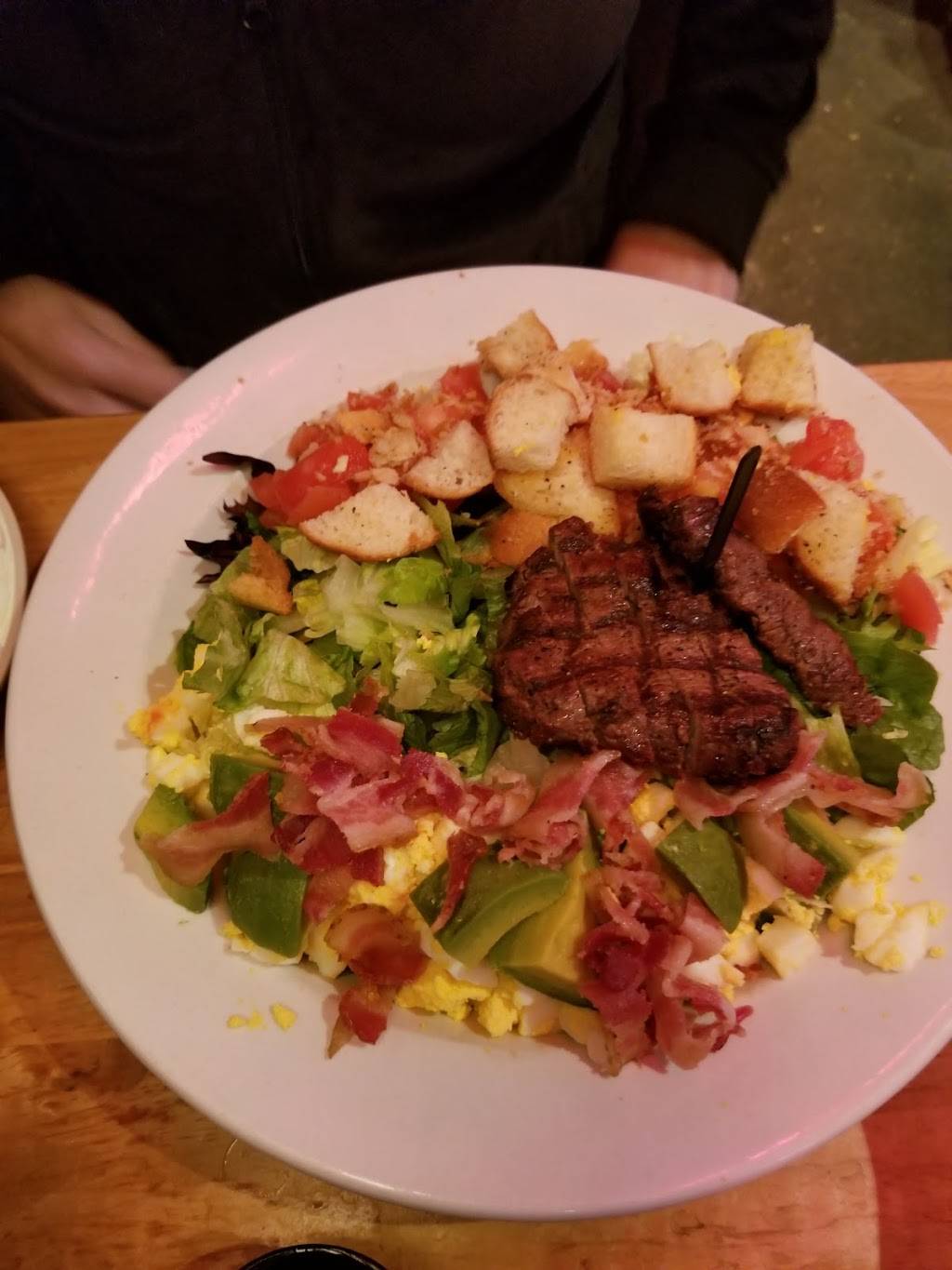 Logans Roadhouse | restaurant | 140 Rojay Dr, Lexington, KY 40503, USA | 8592730899 OR +1 859-273-0899