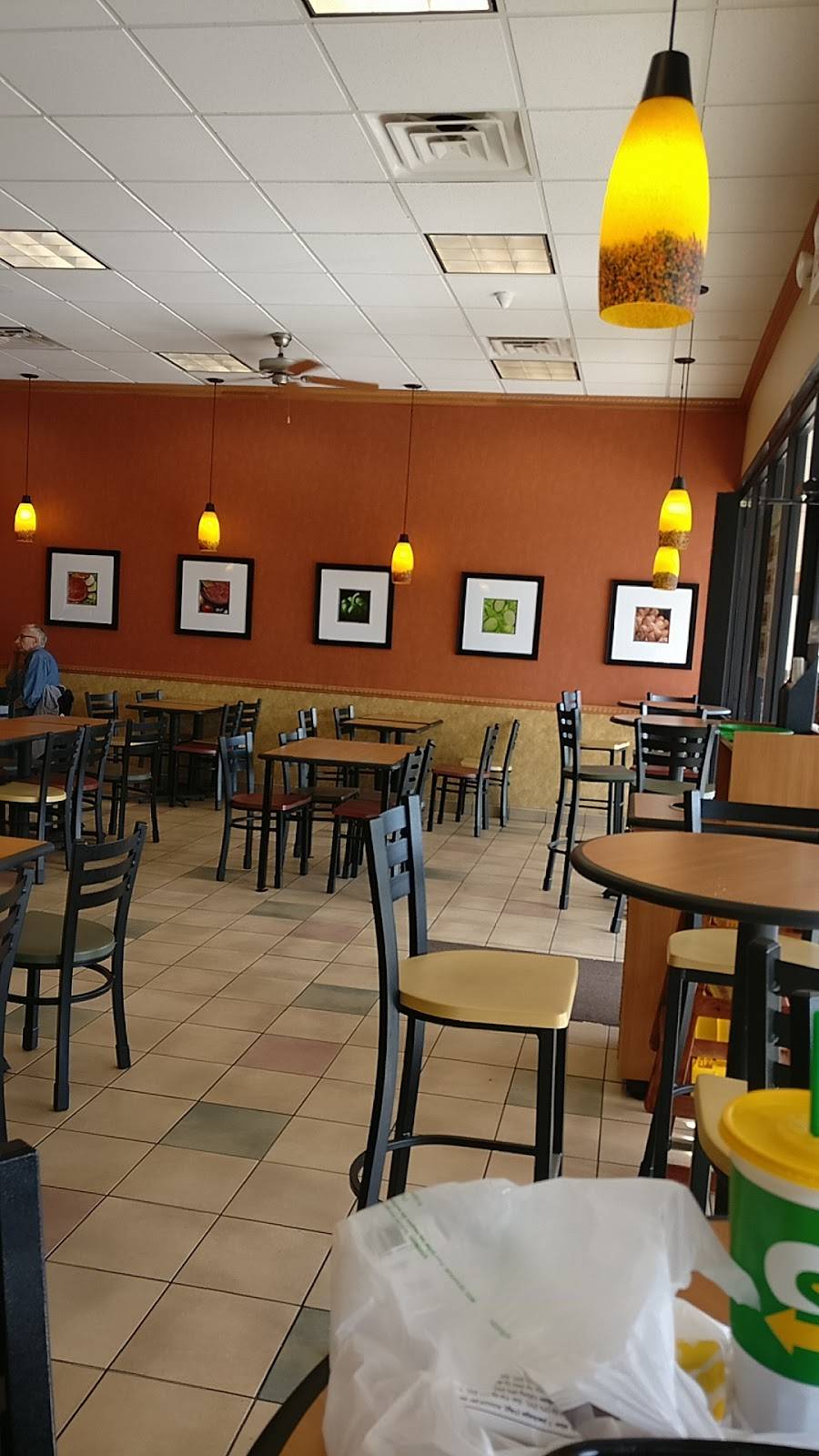 Subway Restaurants | restaurant | University Commons, 603 W University Ave Suite 122, Georgetown, TX 78626, USA | 5128685200 OR +1 512-868-5200
