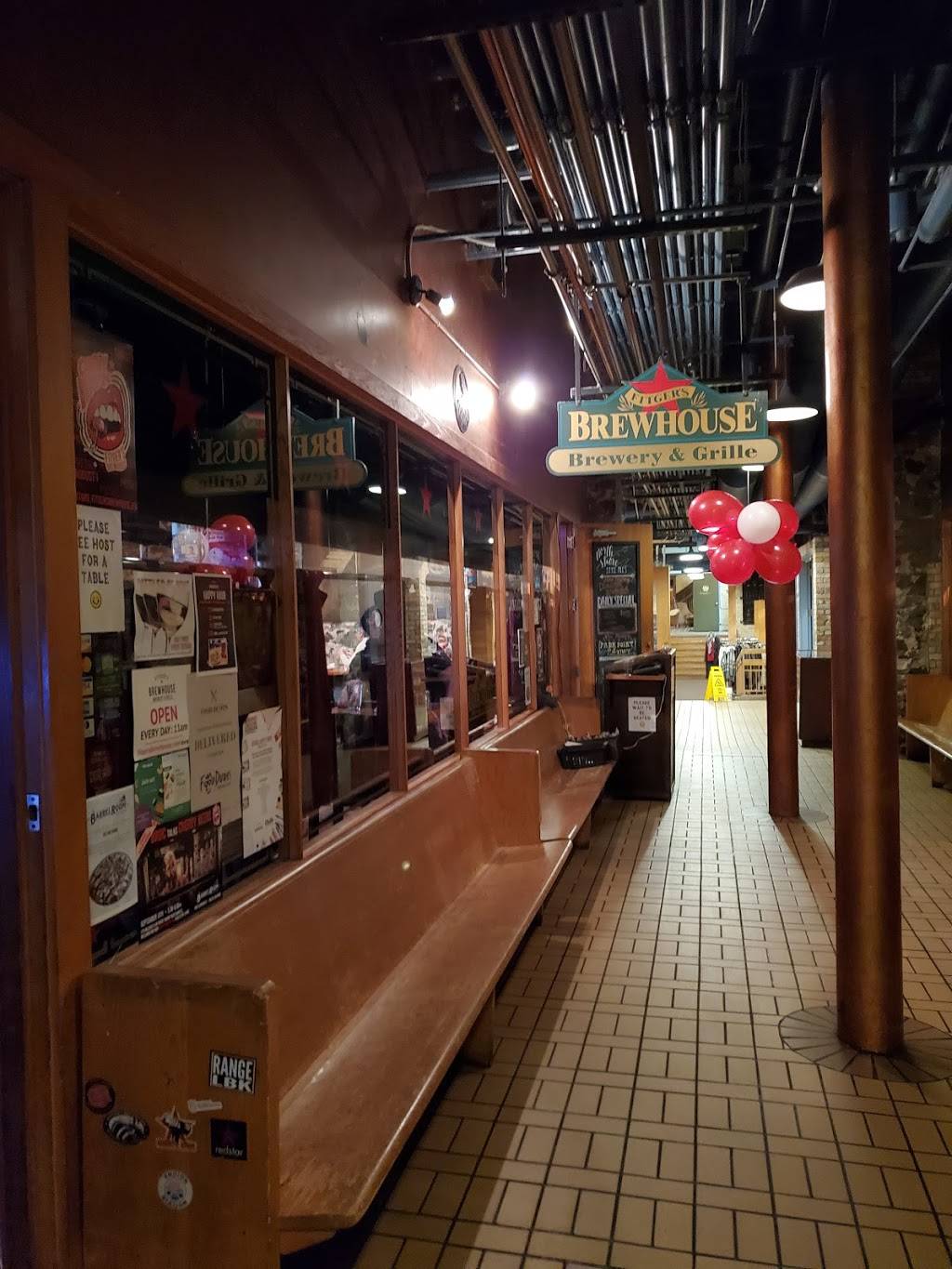 Fitgers Brewhouse Brewery and Grille | restaurant | 600 E Superior St, Duluth, MN 55802, USA | 2182792739 OR +1 218-279-2739