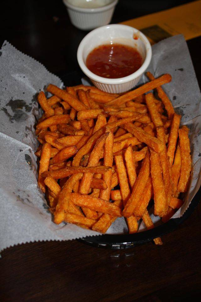 Fiddles Pub | restaurant | 223 W Main St, Elkin, NC 28621, USA | 3365274782 OR +1 336-527-4782