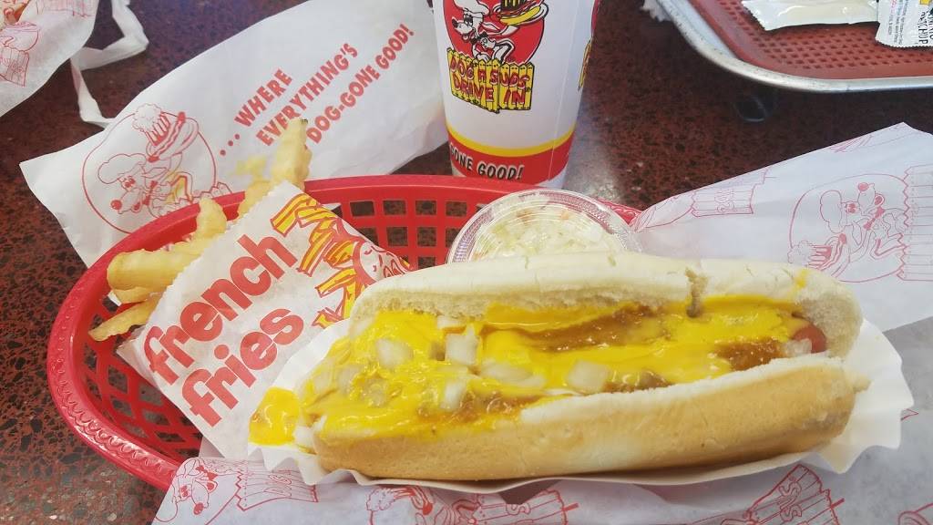 Richmond Dog N Suds | meal takeaway | 11015 US-12, Richmond, IL 60071, USA | 8156787011 OR +1 815-678-7011