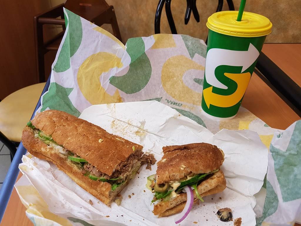 Subway | restaurant | Aquitaine Plaza, 6750 Winston Churchill Blvd Unit # A01009A, Mississauga, ON L5N 4C4, Canada | 9057856700 OR +1 905-785-6700
