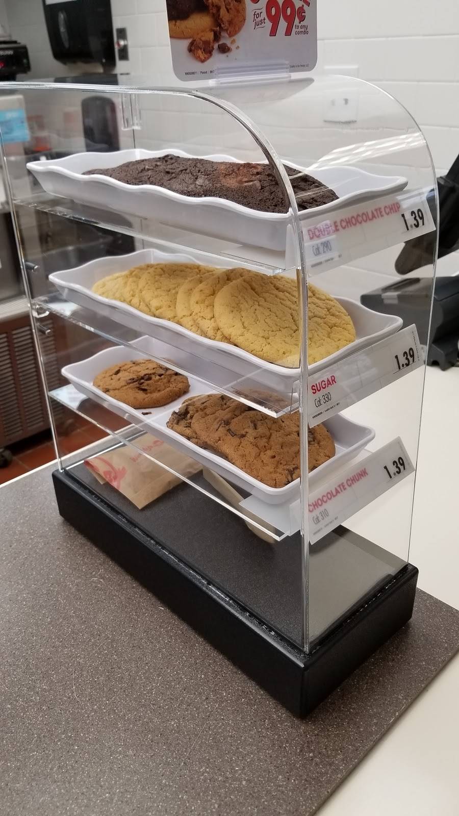 Wendys | restaurant | 210 W E Townline Rd, Vernon Hills, IL 60061, USA | 8473674401 OR +1 847-367-4401