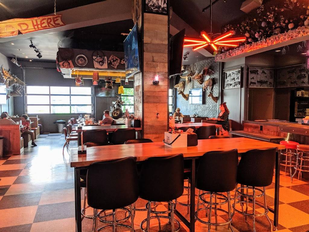 Guy Fieris Dive & Taco Joint | restaurant | 1333 Walnut St, Kansas City, MO 64106, USA | 8162552110 OR +1 816-255-2110